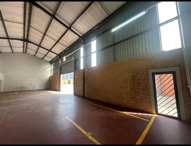 186.03M² WAREHOUSE TO LET IN CLAYVILLE